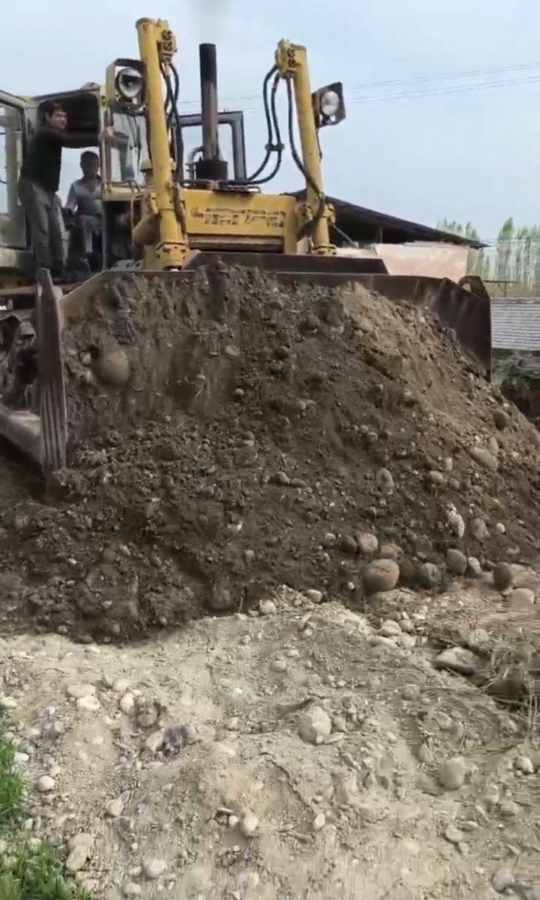 Buldozer 20 tonnali sotiladi