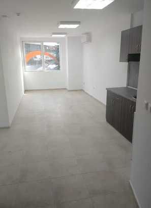 Дава се под наем Офис в Бургас, Център - 67 кв.м за 225 € - Снимка #1