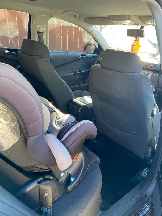 Vând Volkswagen Passat