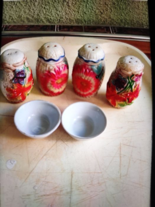 Наборы для специй, солонки, кувшинчики для молока