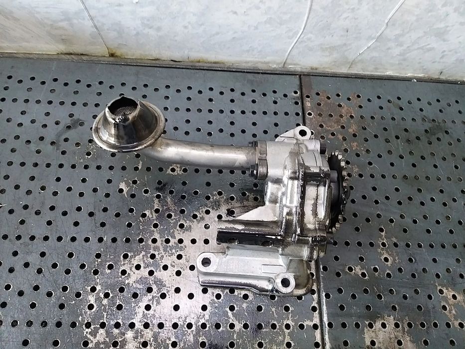 Pompa ulei 1.9 tdi skoda octavia 2 038115105c