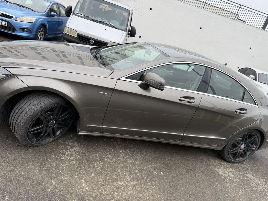 Vând Mercedes Cls w218