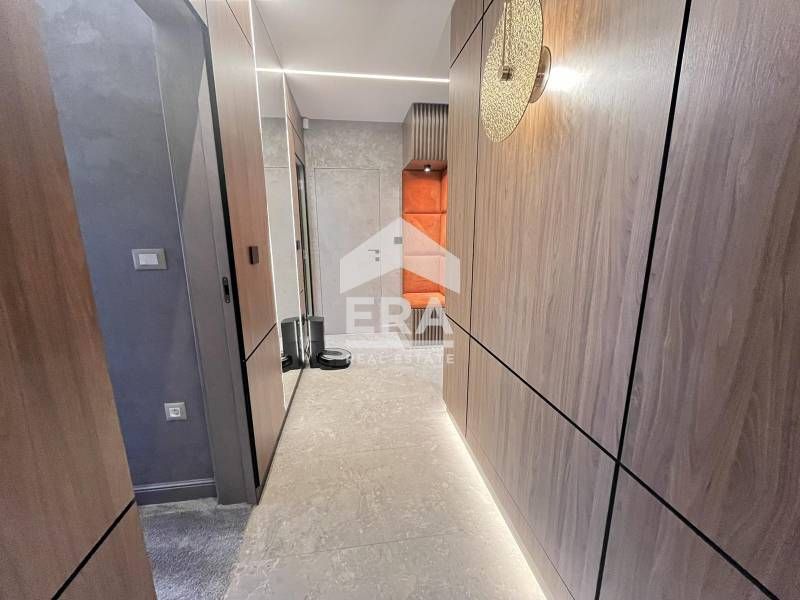 Продава се Тристаен апартамент в Варна, Възраждане 1 - 108 кв.м за 2593 €/кв.м - Снимка #8