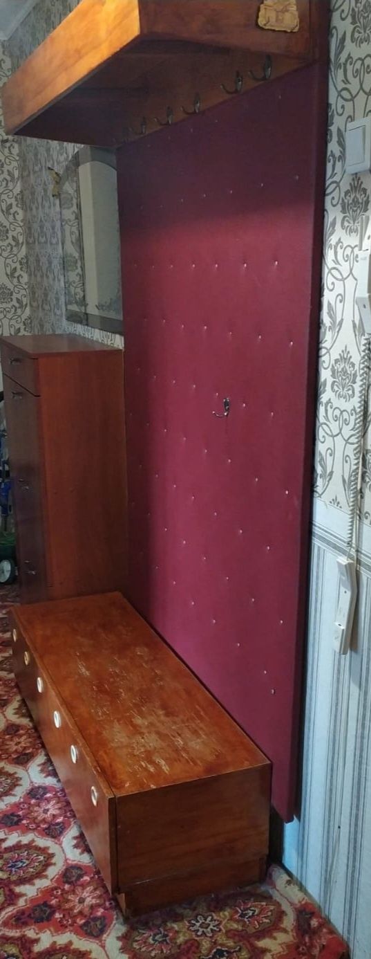 Продам прихожую б/у