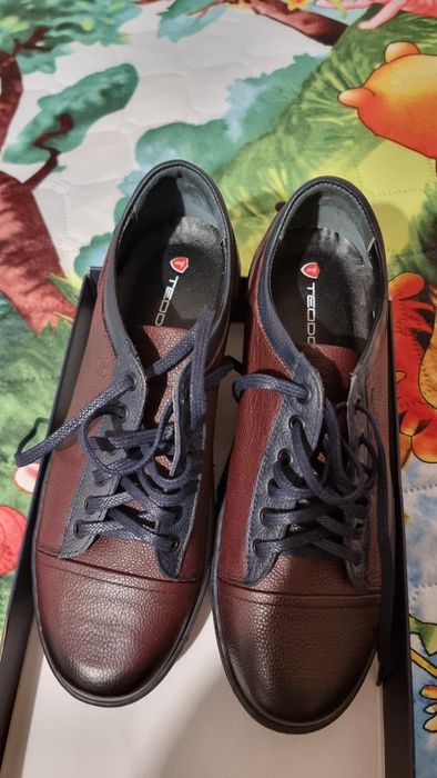 Продавам нови мъжки обувки от естествена кожа