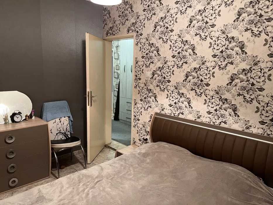 Продава се Тристаен апартамент в Пловдив, Коматевски възел - 90 кв.м за 1445 €/кв.м - Снимка #2