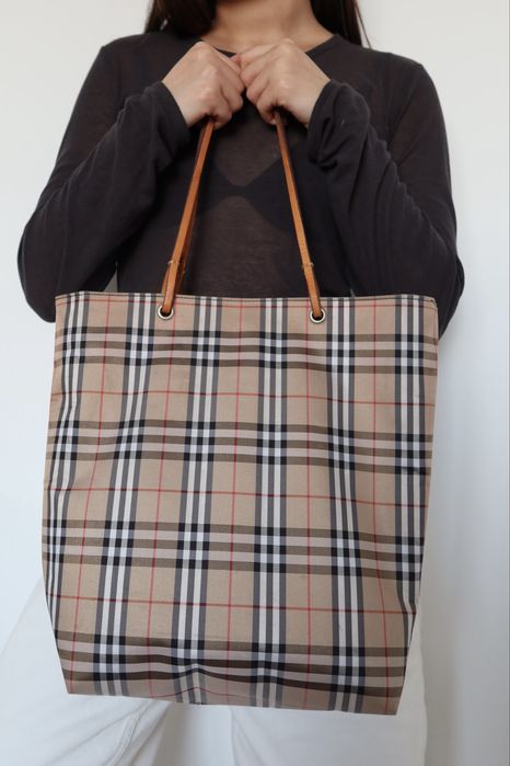 Сумка burberry.