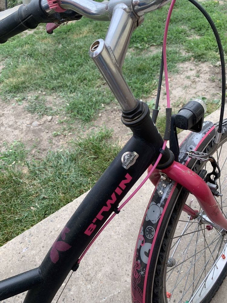 Bicicleta bitwin negru mat cu roz pentru fete