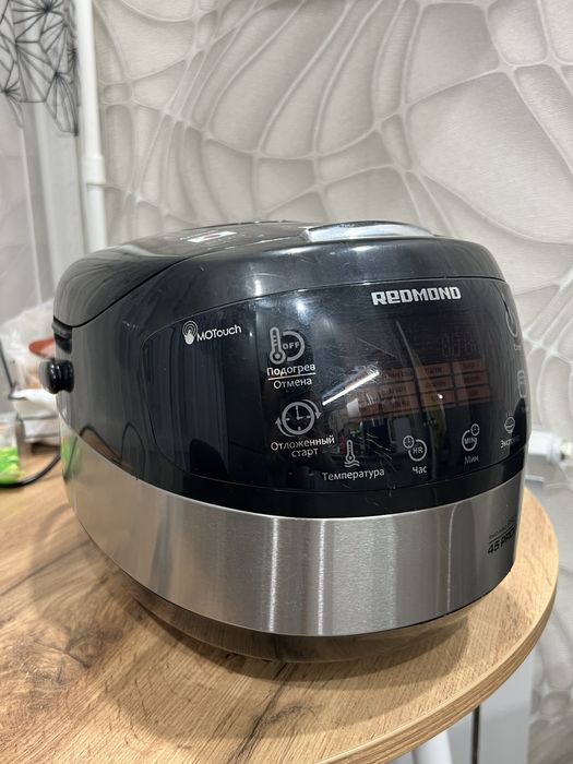 Мультиварка REDMOND RMC-M90