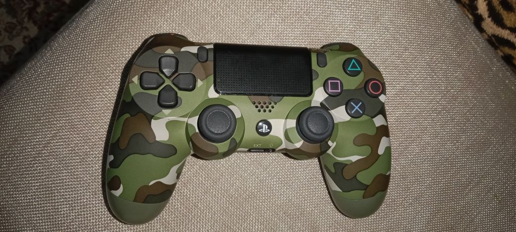 Продаю контроллер от PS4 custom версия военного