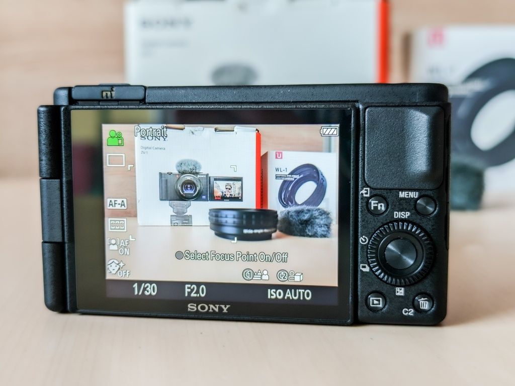 Sony ZV-1 (Vlogging Фотоапарат)