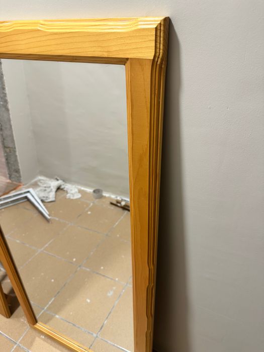 Огледало, дървена маса и закачалка от естествено дърво – гр. Пловдив