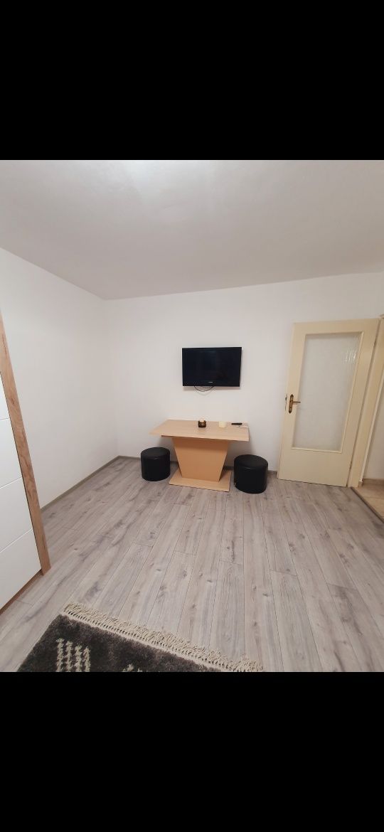Inchiriez apartament zona Complex