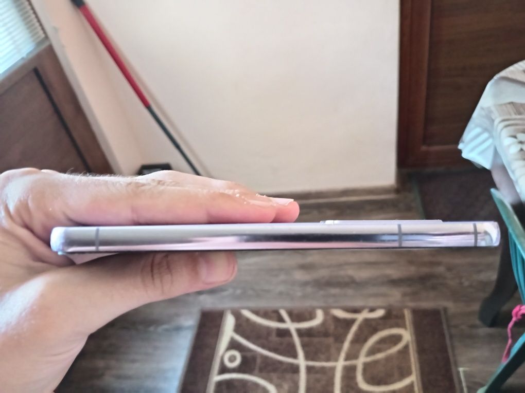 Продавам Samsung galaxy S22 5G