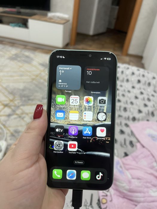 Продаю Айфон 11