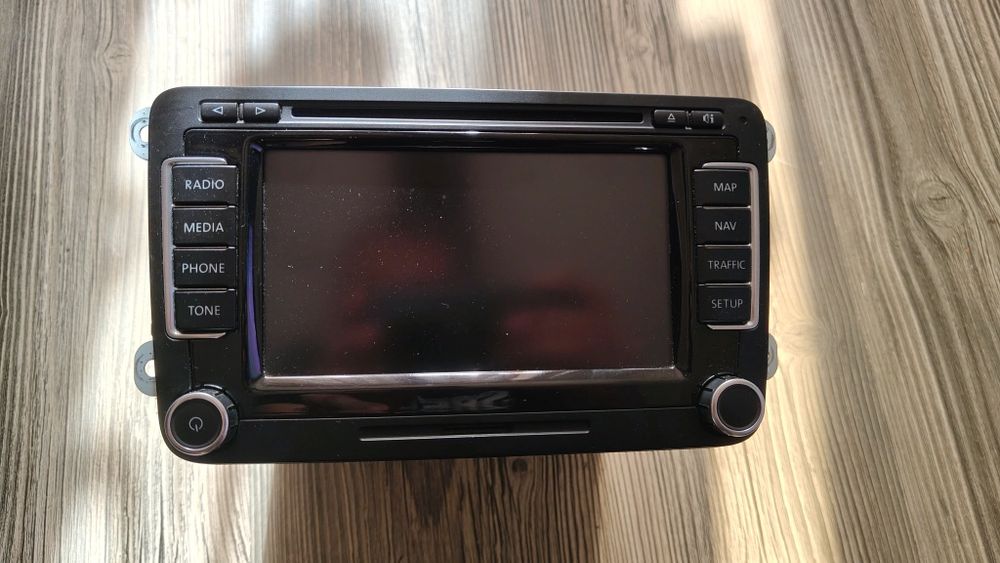 Продавам RNS510 оригинална навигация за VW в перфектно състояние