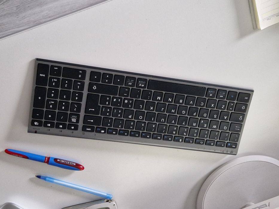 Tastatura wi fi  și Bluetooth perfect funcționala,  tip C