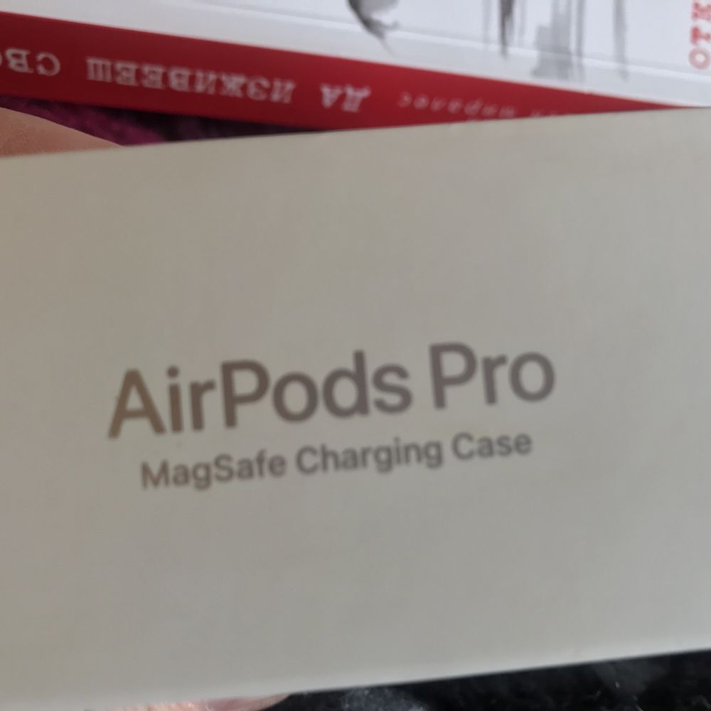 Оригинални Apple AirPods Pro безжични слушалки