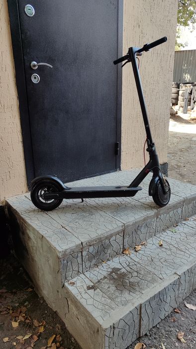 Продам электросамокат Xiomi 365 pro Original.