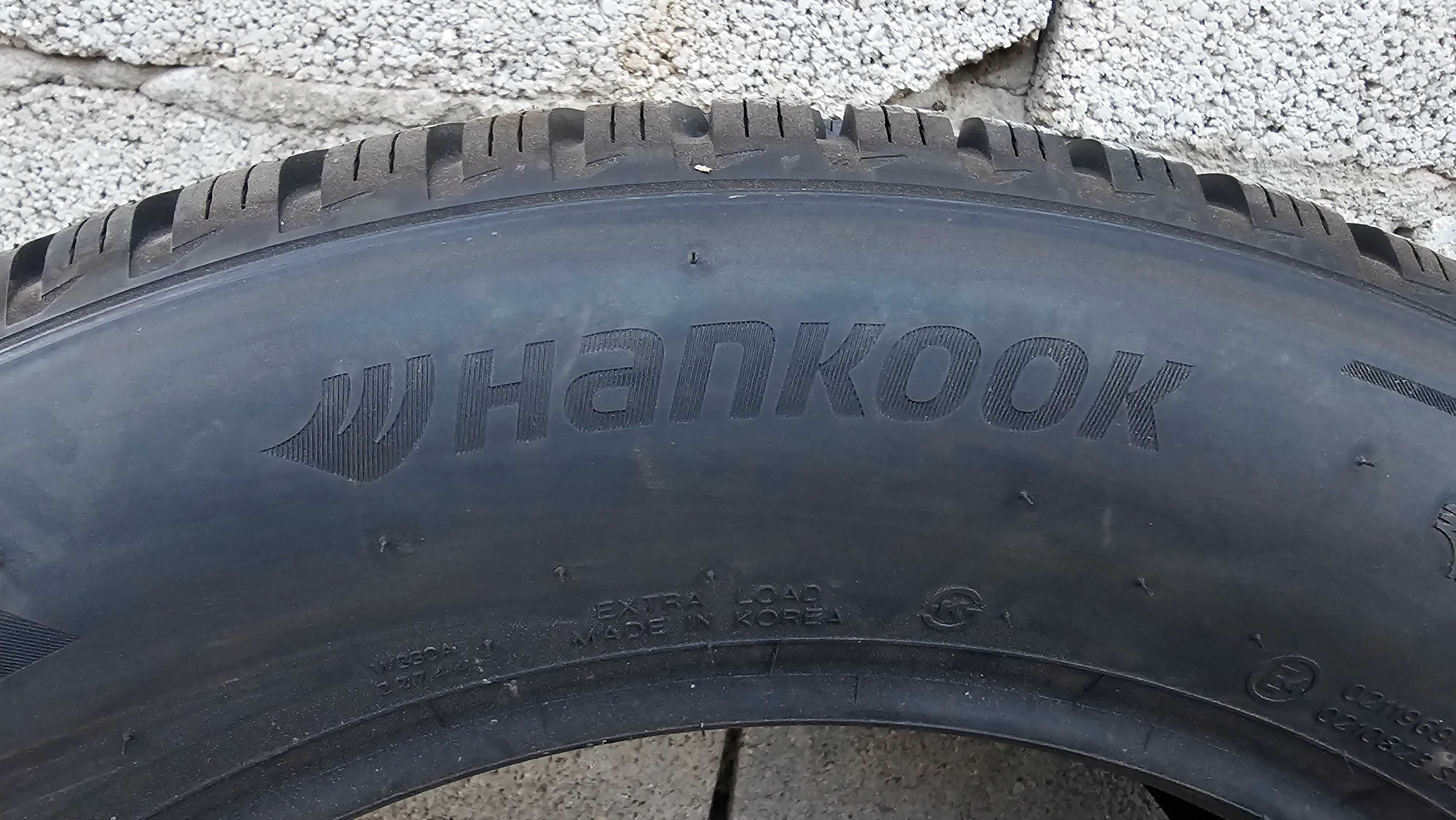 2бр. чисто нови 235/60/R18 зимни гуми Hankook