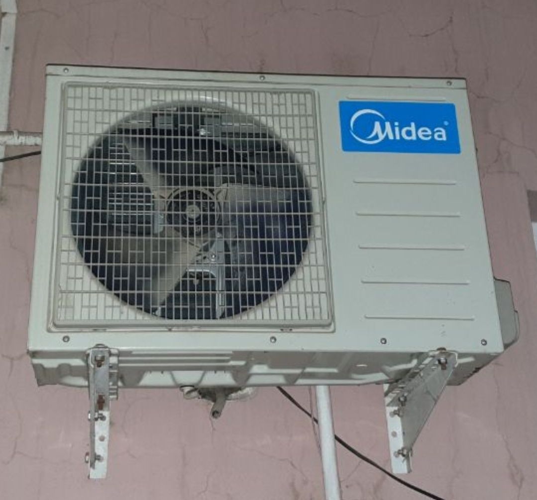 Продаётся кондиционер Midea-24