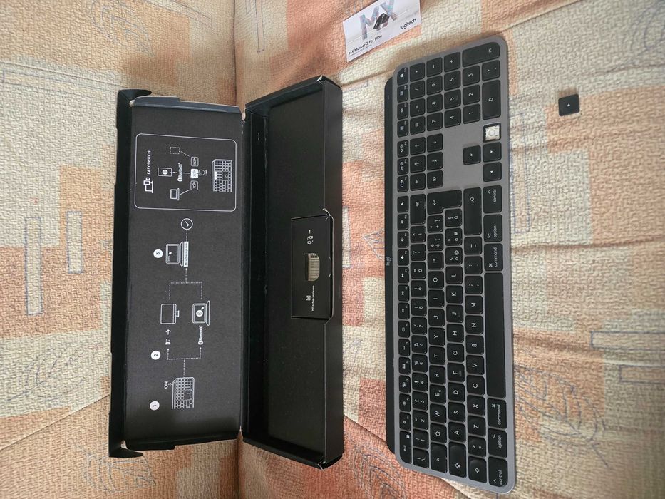 Logitech MX Keys for Mac, Bluetooth, Multidevice, MacOS & iOS & PC