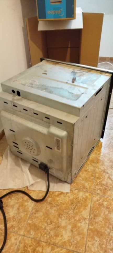 Фурна за вграждане Crown FCM 600A