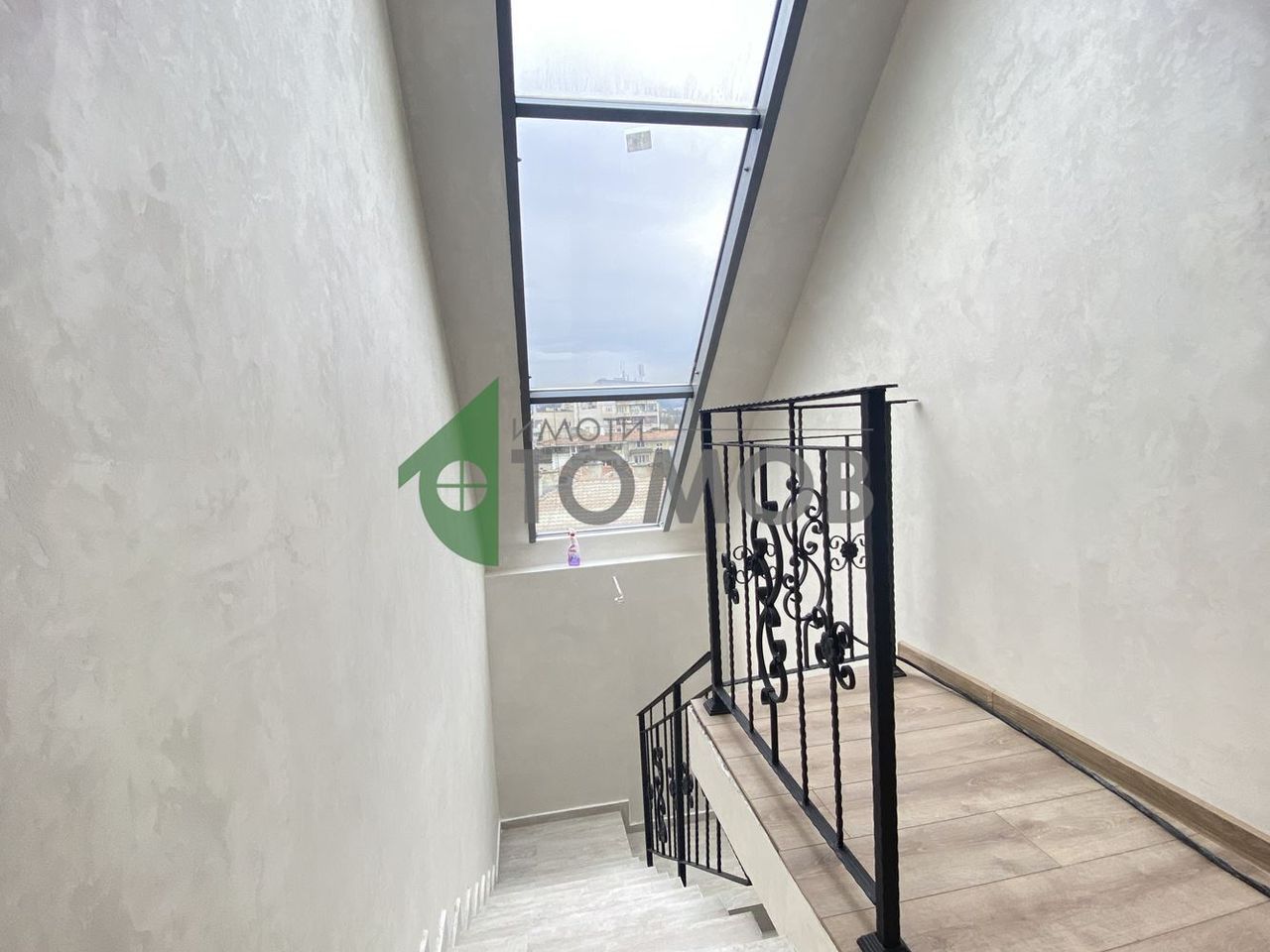 Продава се Тристаен апартамент в Шумен, Център - 129 кв.м за 1500 €/кв.м - Снимка #8