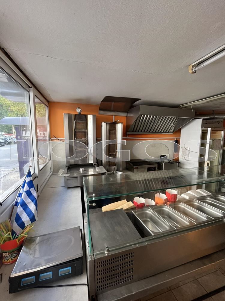 Дава се под наем Заведение в Варна, Зимно кино Тракия - 35 кв.м за 408 € - Снимка #2
