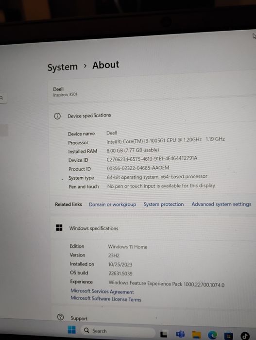 Laptop dell i3 ,8 GB ddr4,256 GB ssd placa intel uhd