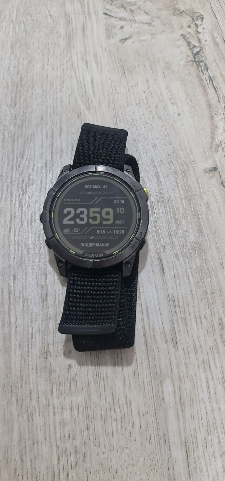 Мультиспортивные часы Garmin Enduro 2