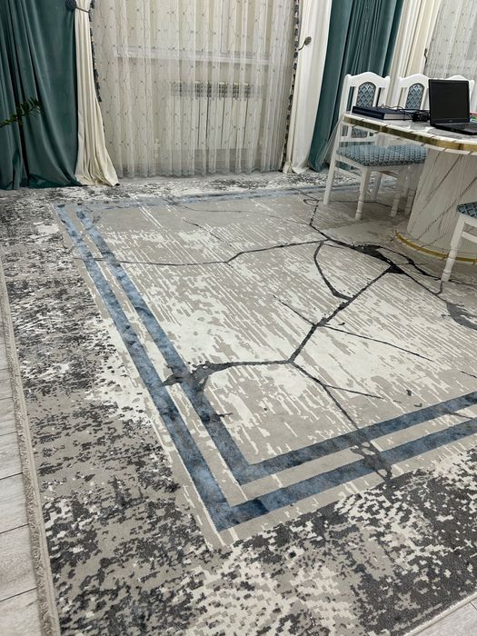 Продам ковер новый