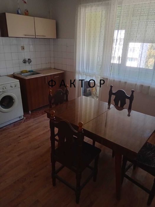 Продава се Тристаен апартамент в Пловдив, Въстанически - 130 кв.м за 1193 €/кв.м - Снимка #2