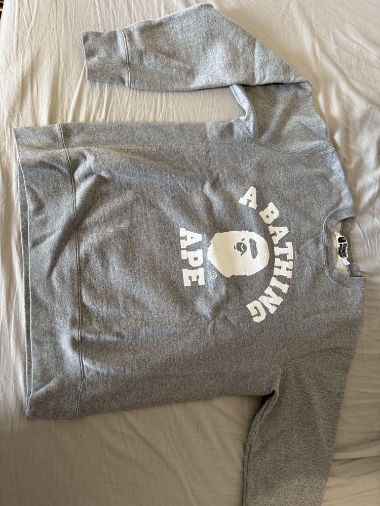 A Bathing APE (BAPE) Hanorac Crewneck Gri