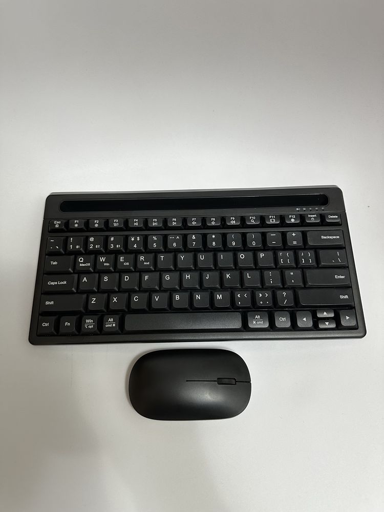 Tableta cu tastatura si mouse Goodtel G9
