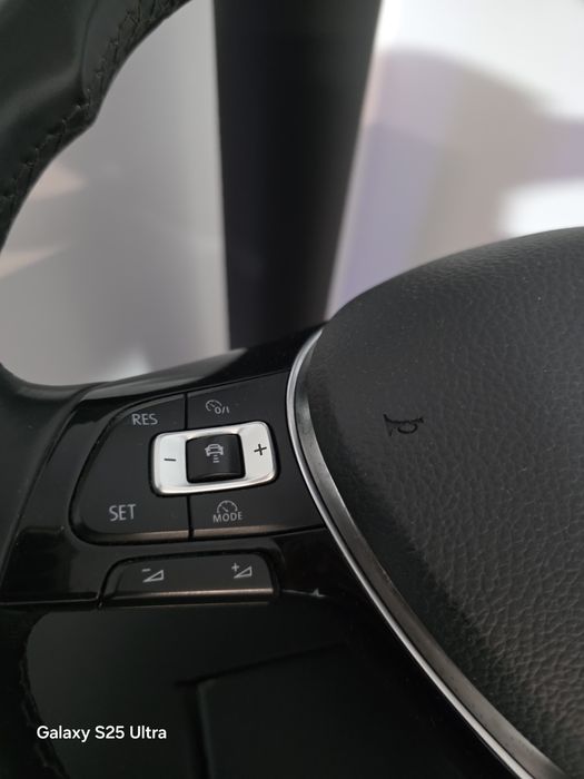 Vând volan si climatronic vw tiguan teșit /passat b8 golf 7