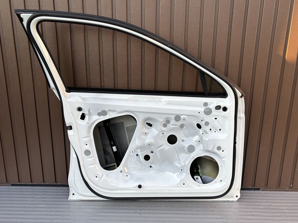 Usa st fata vw Passat B8 cod de culoare LC9A 2015-2020