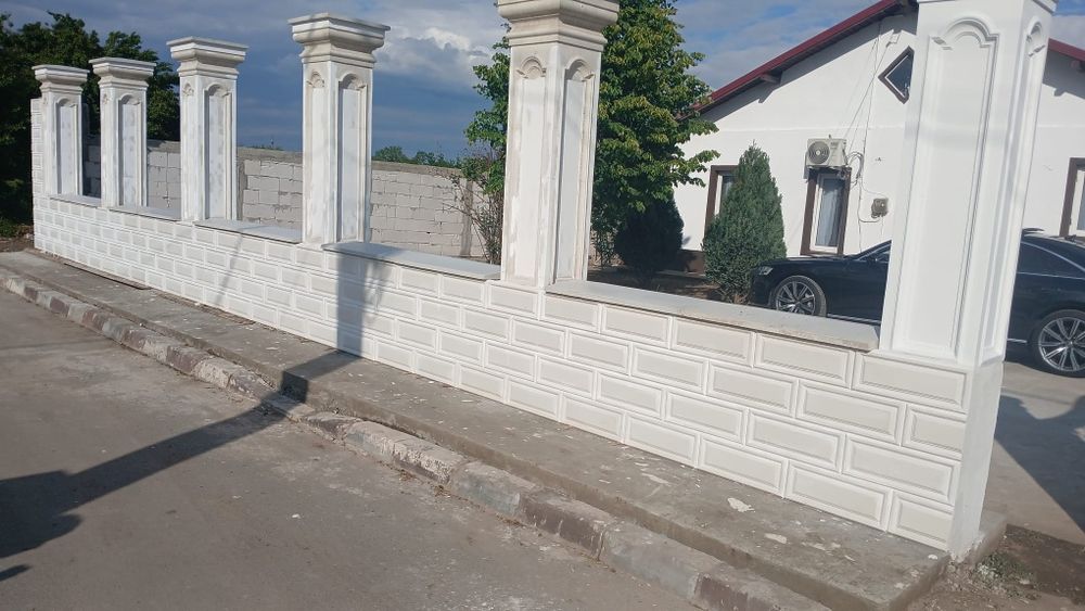 Capace- palarii-caciuli stalpi gard Buzau