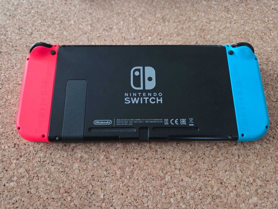Конзола Nintendo Switch пълен комплект
