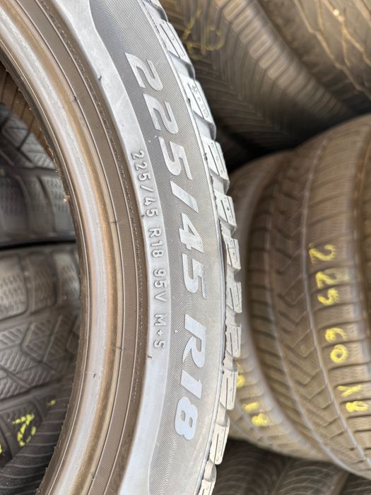 225 45 18 Anvelope Pirelli în stare bună! Dot 2022/2019 profil 5 mm