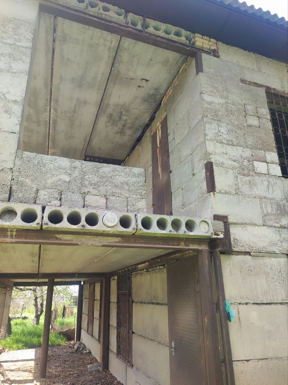 Zudlik bilan dacha sotiladi