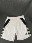 Pantaloni adidas nepurtati