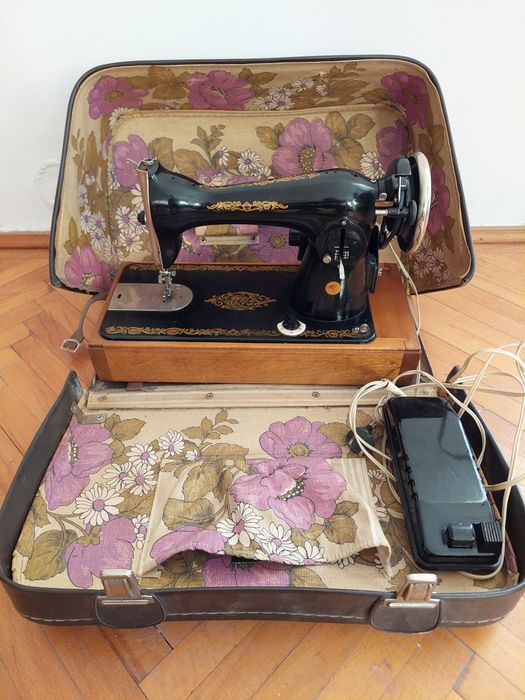 Mașină pentru cusut Podolsk MSh-2 vintage