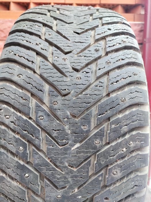 Комплект зимних шин 285/60/18