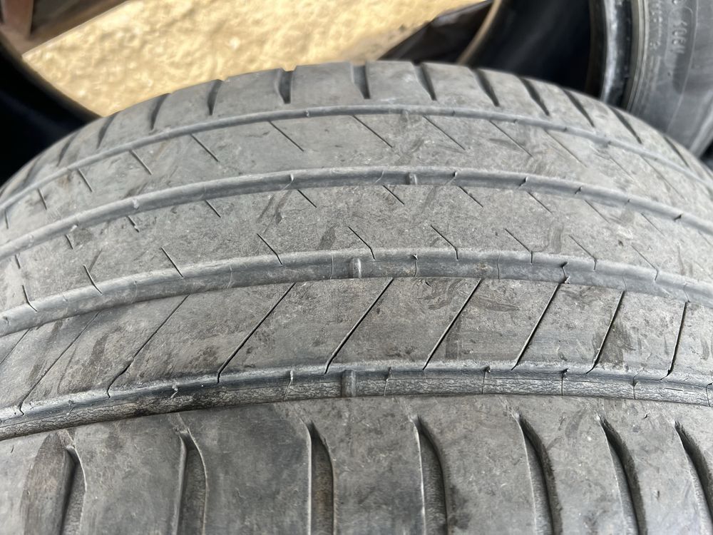 Гуми Michelin 295/40 R20 зимни и летни (цената е за двата комплекта)