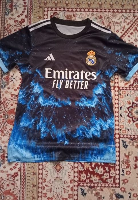 Продам футбольную форму реал мадрид