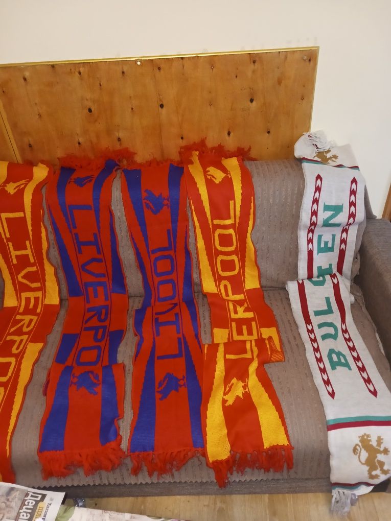 Футбони шалове на шампиона на Англия и България