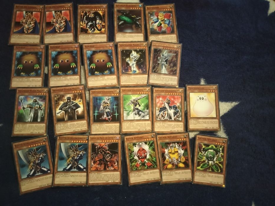 Lot 100 cărți Yugioh germană/italiană