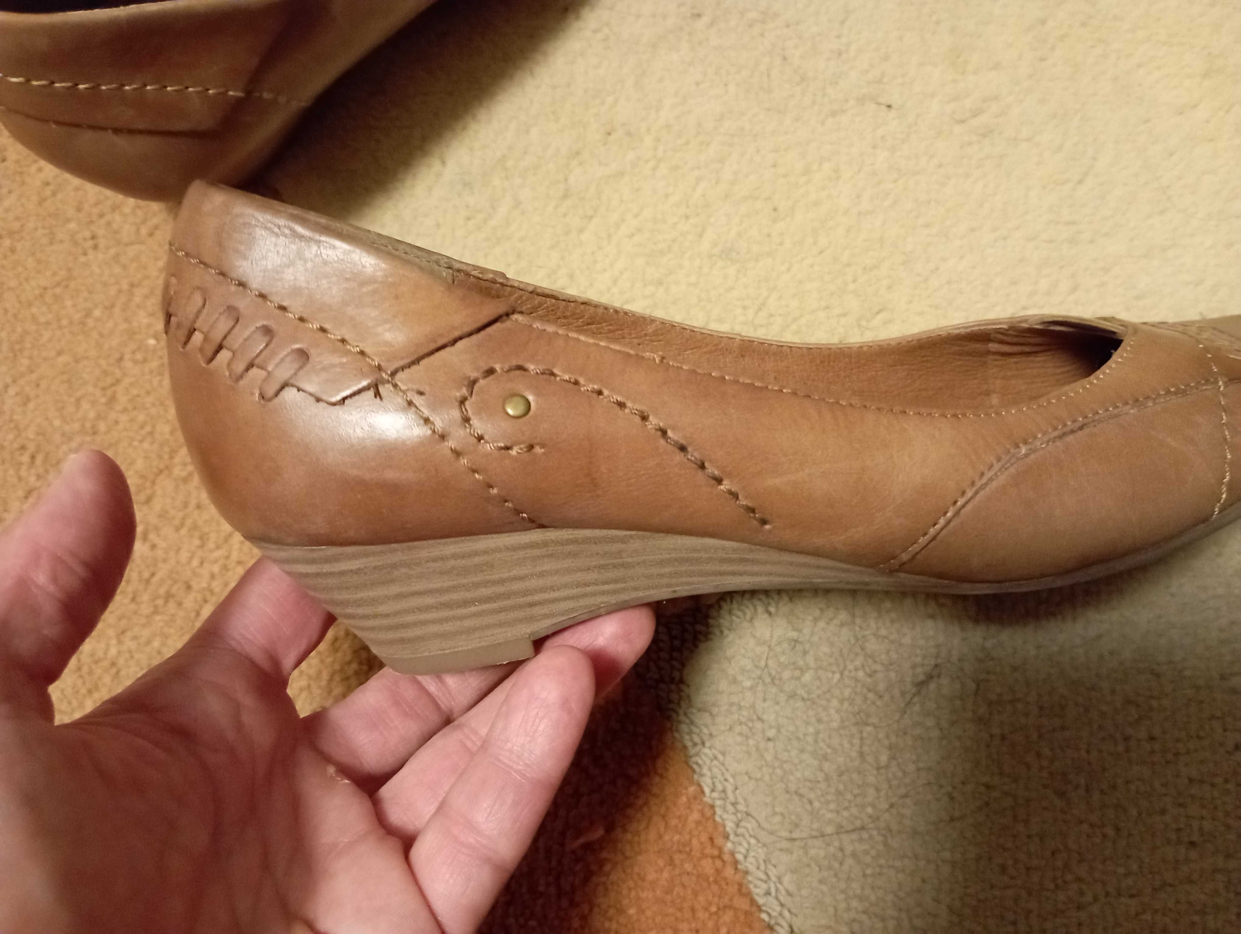 SoftWalk Shoes Women's 5.5 H - естествена кожа, ниско токче