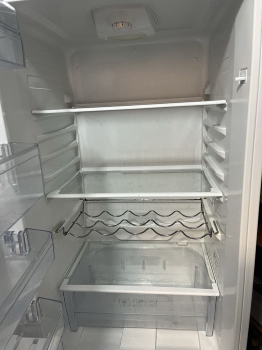 Хладилник Беко 186 см. с долен фризер